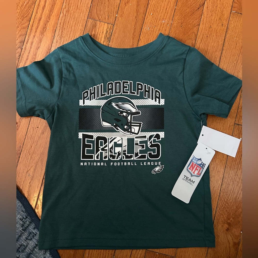 NWT Philadelphia Eagles T-shirt 4T